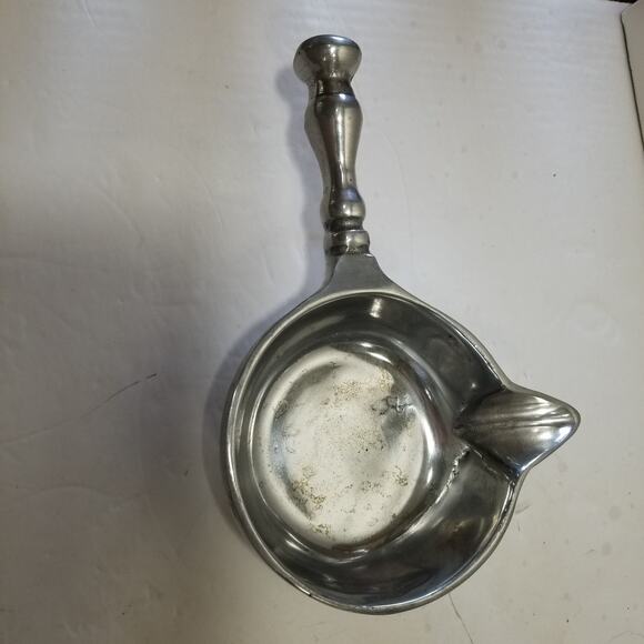 Vintage heavy sauce bowl with handle has dent 4.1349 - Picture 8 of 8